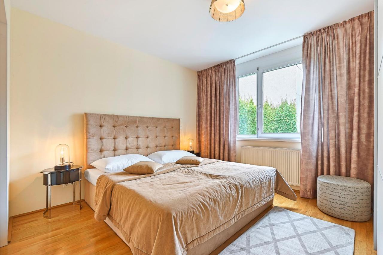 Peaceful Belvedere Apartment In Safe, Quiet & Central Location Вена Экстерьер фото
